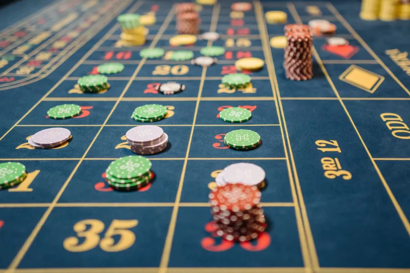 Beat the Books Before They Adjust: How Sharp Bettors Win with Closing Line Value