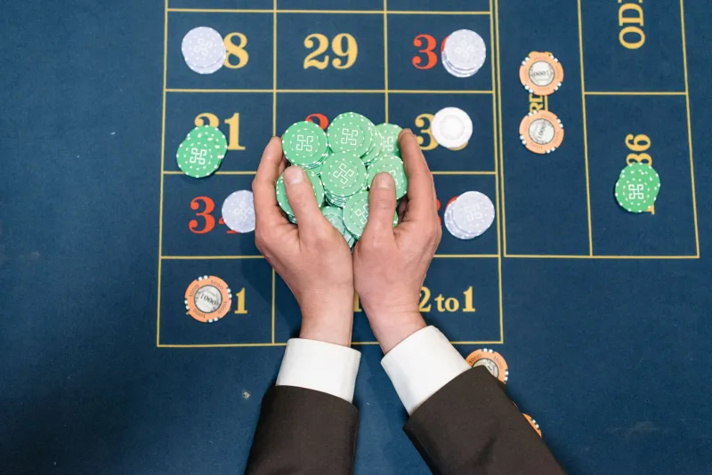 Chasing Winners That Cost You: The Hidden Math Behind Moneyline Favorites